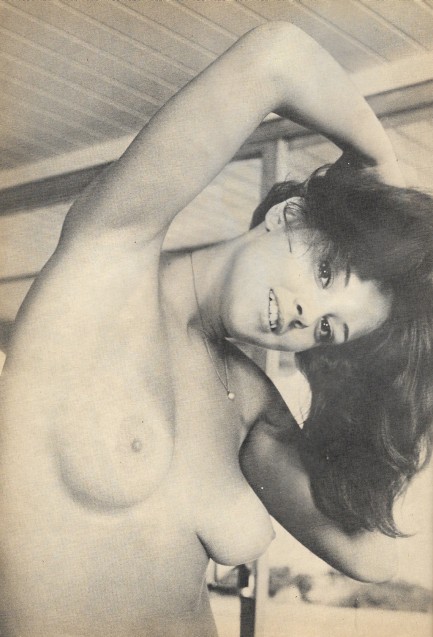 Lois Mitchell  nackt